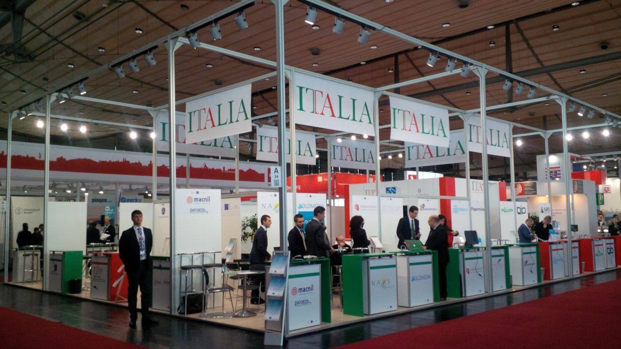 10818514_813690358697082_3667373859617579710_o